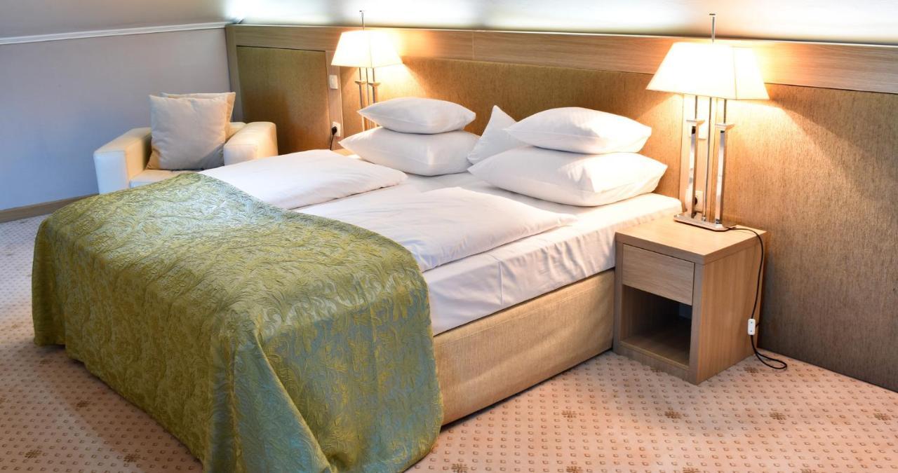 Hotel Park Siroki Brijeg Экстерьер фото