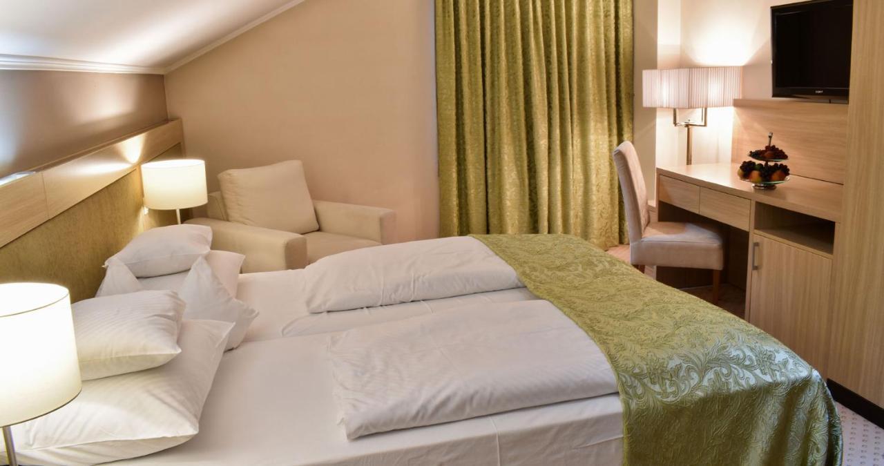 Hotel Park Siroki Brijeg Экстерьер фото